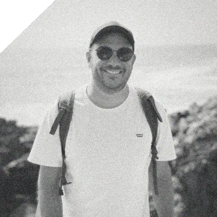 Photo de {{ member.name }}